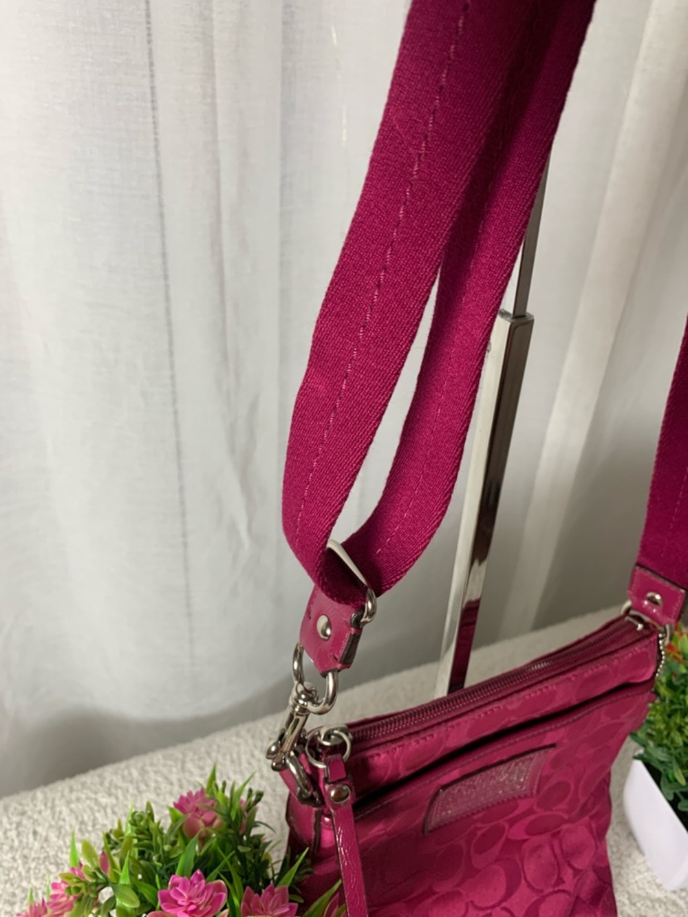 GUC Coach Poppy pink Crossbody L 8” x H 9” x D 1” - Picture 6 of 9